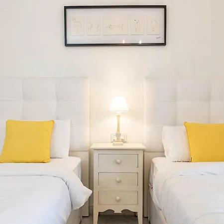 Ade10- Front Line San Pedro By Roomservices
