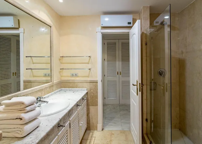 Ade10 - Casa Adelfas Ii By Roomservices Appartement